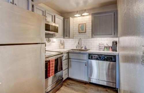 Tahoe Village Apartment | Heavenly Mountain Lake Retreat Near Hiking & Bikin