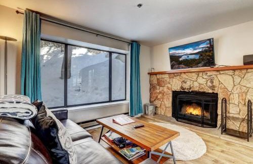 Tahoe Village Apartment | Heavenly Mountain Lake Retreat Near Hiking & Bikin