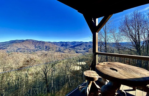 Bryson City Cabin | Heavenly Mtn Views/Secluded/5 Star Amenities/Wi-Fi