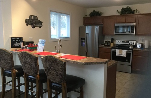 Kenosha House | Heavenly! Near Microsoft Mt Pleasant - Sleeps 6