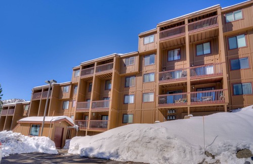 Tahoe Village Condo | Heavenly Ski Condo, Modern, close to town, beaches and skiing (SL759U)