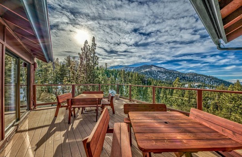 Tahoe Village House | Heavenly Ski Lodge with lake views - only 1 minute to Boulder Lodge chairlift!