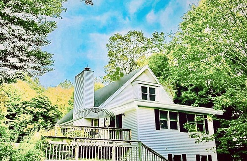 Sharon House | Heavenly summer getaway in Litchfield Hills, CT.