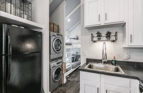 Tracy City House | Heavensent Tiny Home @ The Retreat at Water's Edge - Lake Views!