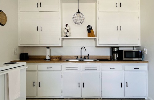 Evansville Apartment | Heavensville Haven | Cozy 1BR/1BA Apartment