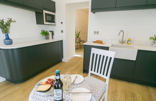 Cylch-Y-Garn Cottage | Hebog - a coastal that sleeps 2 guests in 1 bedroom