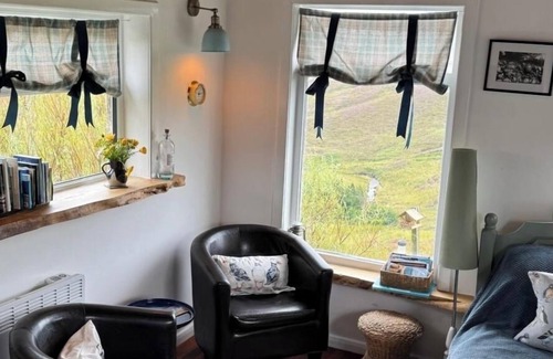 Isle of Lewis Cottage | Hebridean Hideaway - converted weaver's shed in secluded location