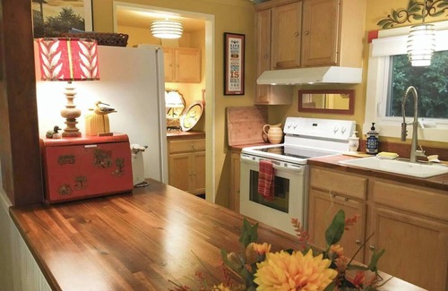 Town of Ledyard Apartment | Heck-Of-A-Deck Lakehouse with Sunsets, and Kayaks, too!
