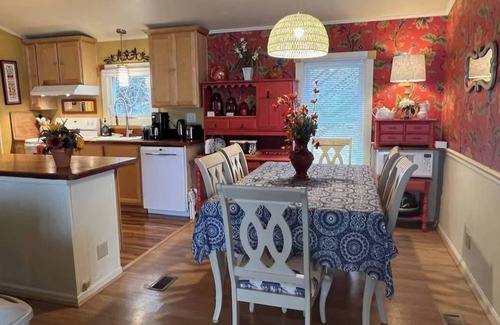 Town of Ledyard Apartment | Heck-Of-A-Deck Lakehouse with Sunsets, and Kayaks, too!