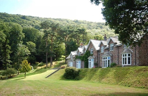 Hele Apartment | Heddon - Two Bedroom Apartment, Sleeps 4