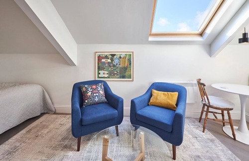 Wooler Apartment | Hedgehope @ Arlington House Hotel: Boutique Self Check-In Ensuite Room in Wooler