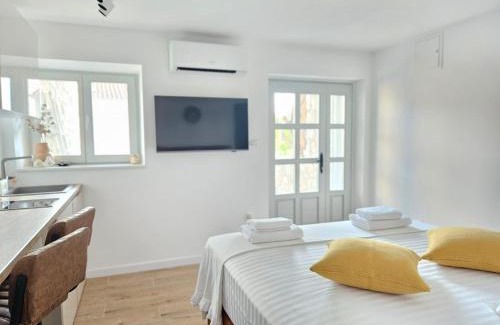 Hvar Old Town Apartment | Hedonist Hvar with jacuzzi