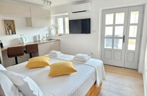 Hvar Old Town Apartment | Hedonist Hvar with jacuzzi