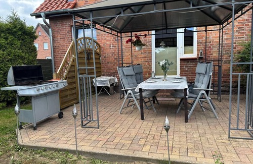 Oetzen Apartment | Heiderast Wipperau with Private Terrace, Private Garden and Wi-Fi