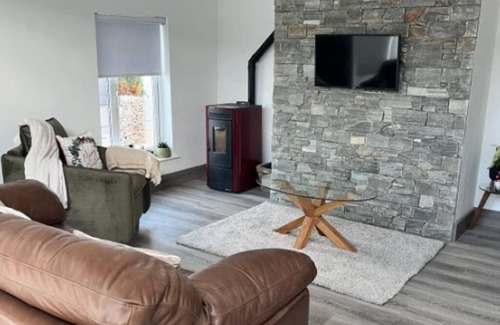 Ballina House | Heirloom Lodge, a cozy one-bedroom rental infused with luxurious touches. nn