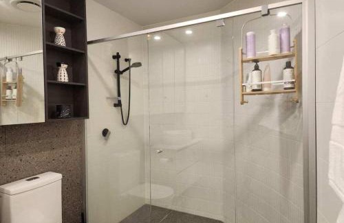 Gladstone Park Apartment | Helen's Private Hotel