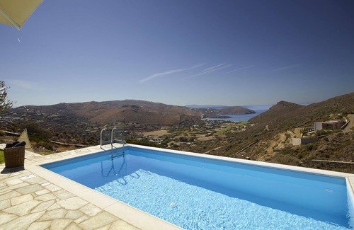 Kato Fellos Villa | Heliades Suite with private pool