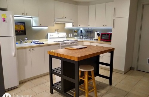Bryn Mawr-Skyway House | Helicopter House - Rare tree belt location -180* view of Kent Valley & Mt Rainer