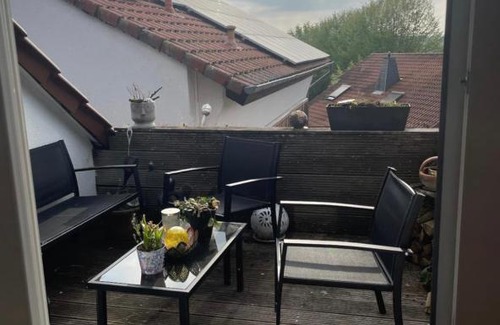 Waldmohr Apartment | Helle Dachwohnung mit Dachterasse
