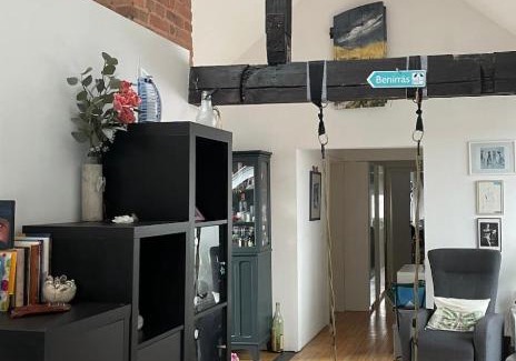 Waldmohr Apartment | Helle Dachwohnung mit Dachterasse