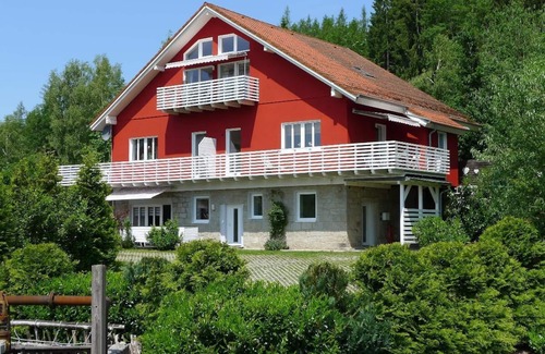 Drachselsried Apartment | Helle Wohnung mit 2 Schlafzimmern, Terrasse und Südbalkon