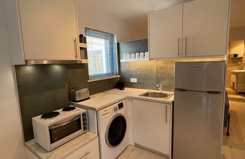 Kandia Apartment | Hellenic Escapes: Bright & Cozy Beachfront Studio