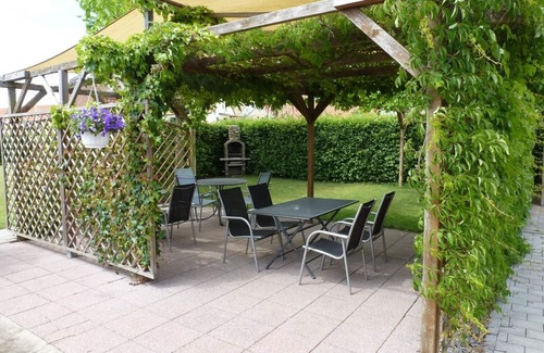 Untereisenheim Apartment | Helles Appartement im 1. Stock mit barrierefreier Dusche
