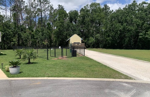 Foley RV Rental | Hello fellow travelers. Join us here at Creekside RV Resort.