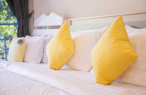 Su Thep Hotel | Hello Host