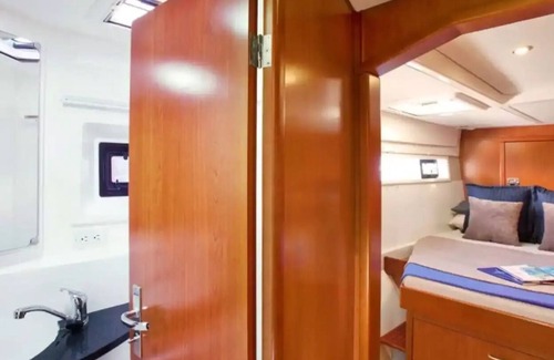 Bora Bora Boat Rental | Hello World catamaran Polynesia