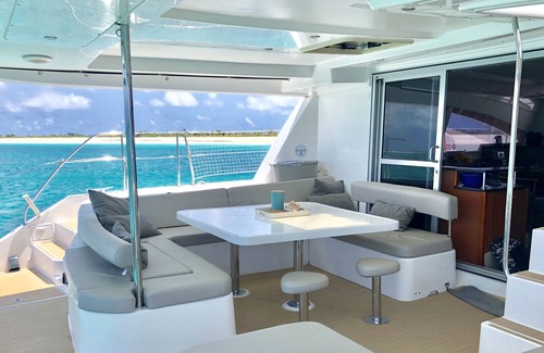 Bora Bora Boat Rental | Hello World catamaran Polynesia