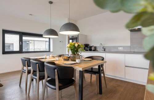 Oranjeplaat Villa | Hello Zeeland - Water villa Veerse Wende with fully fenced terrace