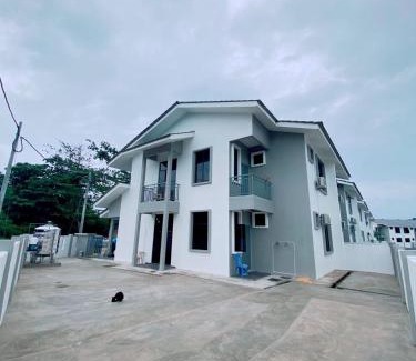 Kampung Batin House | HELLOKITTY HOUSE - Unit 3