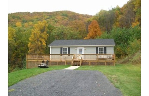 Stanley Cabin | Helms Mountain Getaway with Hi Speed Internet