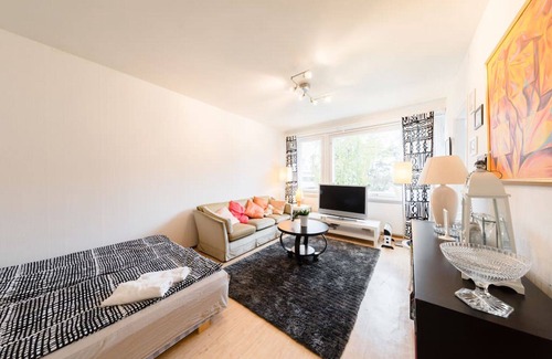 Etelainen District Apartment | Helsinki Studio by the Beach 2