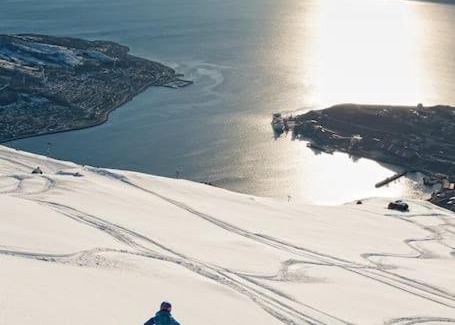 Narvik Apartment | Helt nytt, oppgradert hus med fantastisk utsikt.