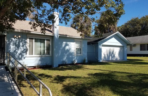 New Port Richey House | Hemingway Cottage right on the Pithlacootee River