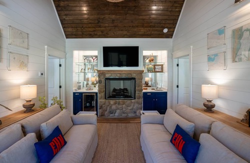 Dillard Cottage | Hemingway Cottage at Julep Farms