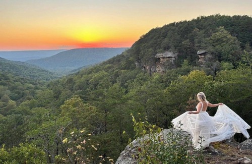 Sequatchie Cabin | Hemlock Falls LLC 25 mi. From Chattanooga. 2 miles from Foster Falls State Park