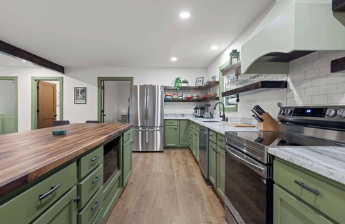Pikeville House | Hemlock Haven - Fall Creek Falls Escape -Sleeps 16