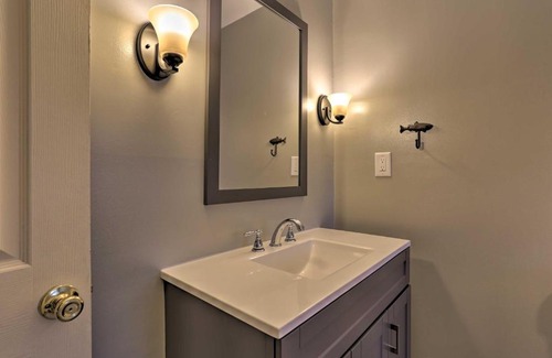 Dingmans Ferry House | Hemlock House Epic Arcade Room, Hot Tub, Theater!