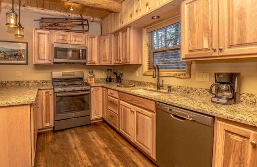 Cranmore Birches Ski Chalet | Hemlock · UNIQUE, LUXURY CHALET, CRANMORE, 2MIN TO TOWN