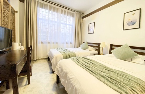 Fenghuang Hotel | Hemu House