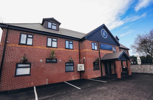 Barrow-on-Trent Apartment | Hen & Chickens Luxury Apt Free Parking | By DerBnB