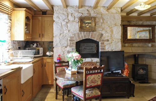 Rhyd-y-foel Cottage | Hen Wrych Hall Tower