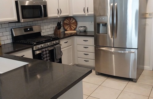 Gibson Springs House | HENDERSONS COMFORT HOME with Pool and Heated Jacuzzi in Henderson NV.