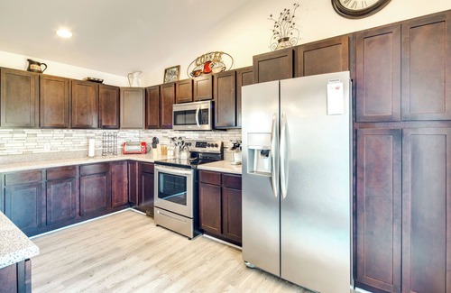 Hendersonville House | Hendersonville Home w/Grill: 1 Mi to Main St!