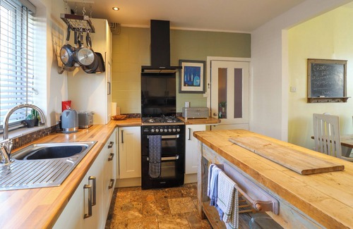 Rhiwbryfdir House | HENDRE, pet friendly, with open fire in Blaenau Ffestiniog