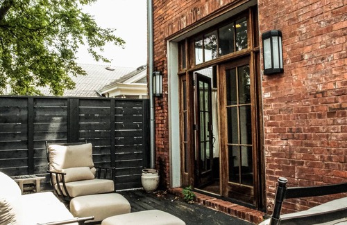 Rolling Mill Hill House | Henrie House | Luxury 4BR Downtown Historic Gem w/Patio