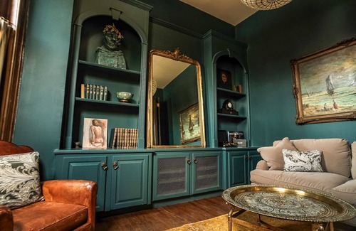 Rolling Mill Hill House | Henrie House | Luxury 4BR Downtown Historic Gem w/Patio